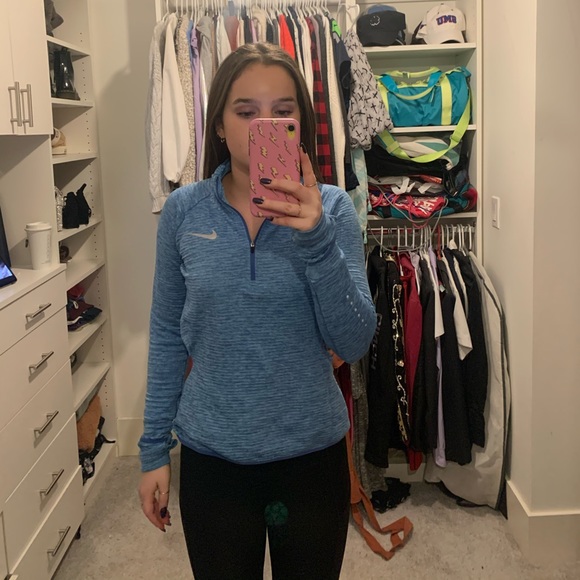 Nike sweatshirt - Picture 1 of 2